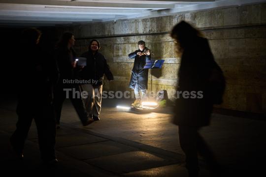 Blackout hours caused by Russia's regular air attacks in Kyiv, Ukraine, 2025.  Source: AP